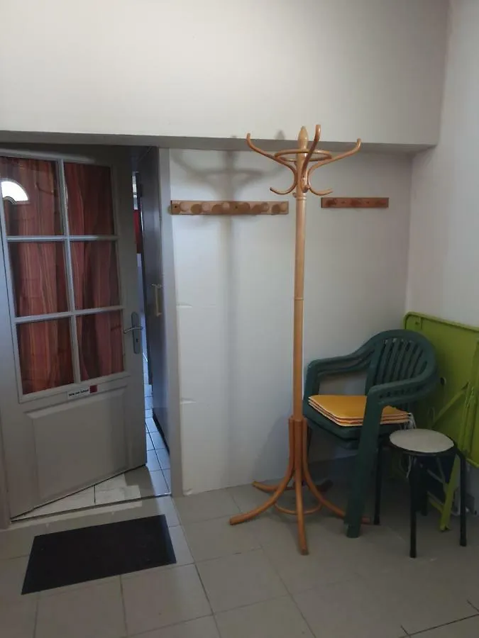 Appartement T1 Dans Maison Au Calme Réalmont